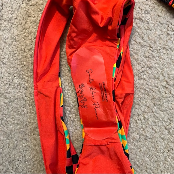 WeWoreWhat Cooper Wrap Bikini Top & Delilah Bikini Bottom Mosaic Print size S - Picture 5 of 7